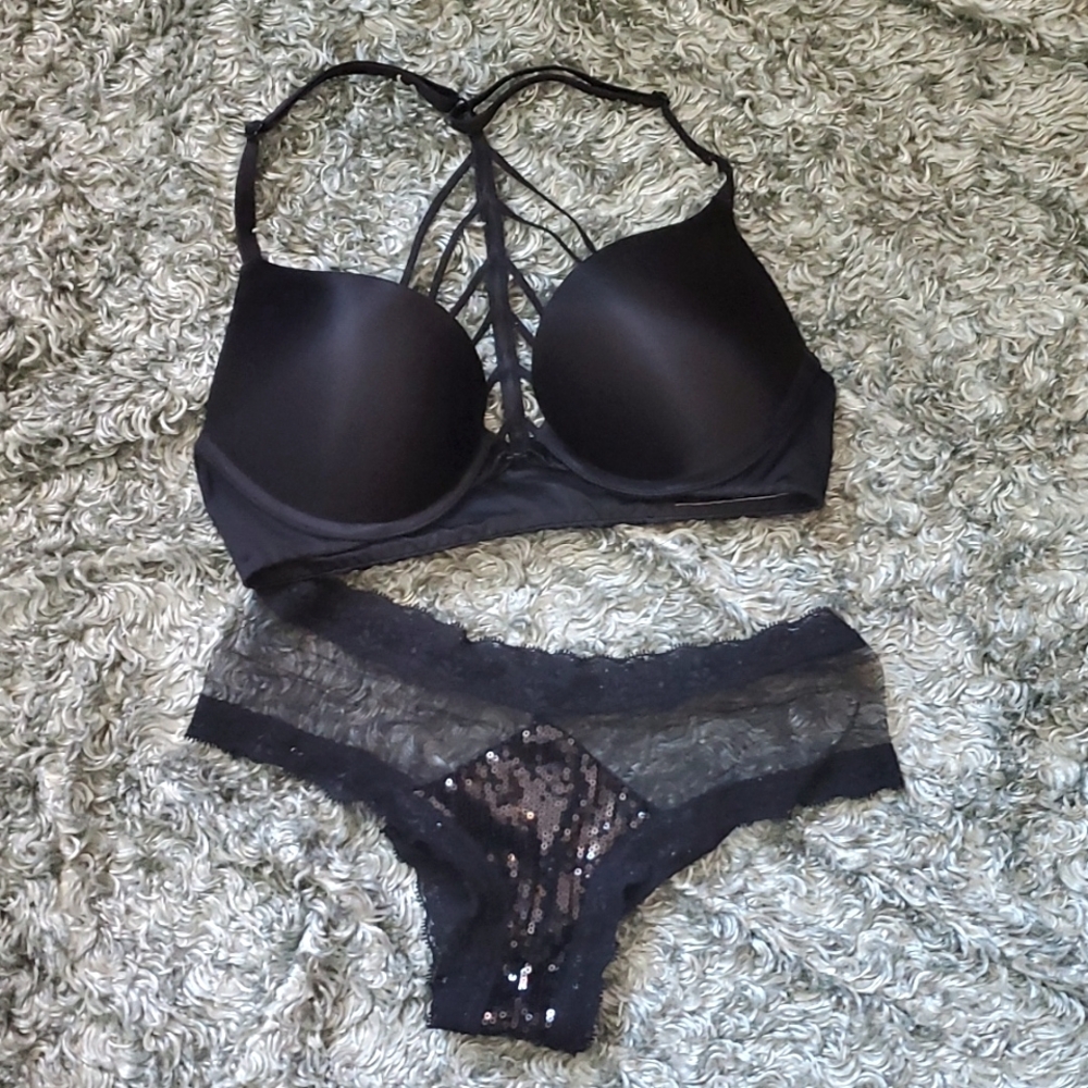 Victoria's Secret bombshell bra and panty set